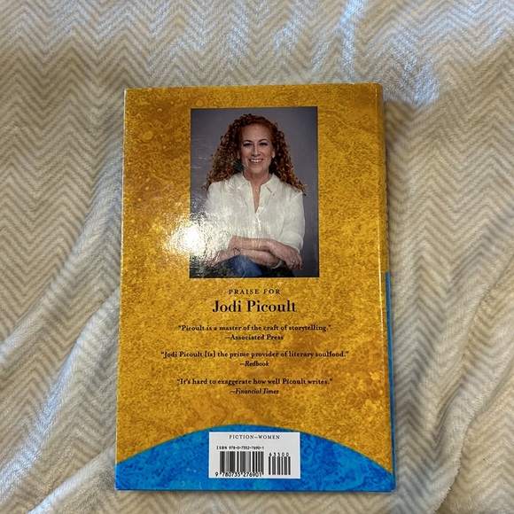 Hard cover Jodi Picoult book - Picture 2 of 2